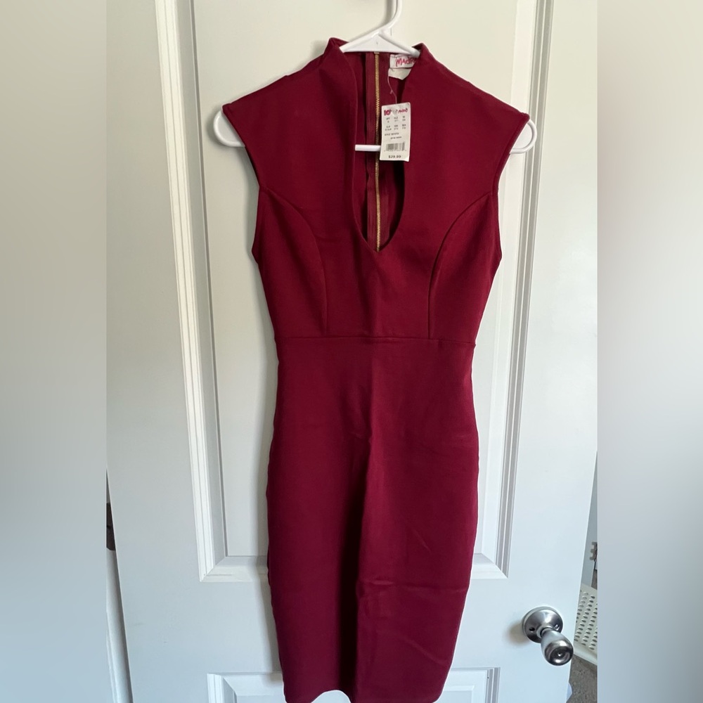 Elegant Burgundy Sleeveless Dress